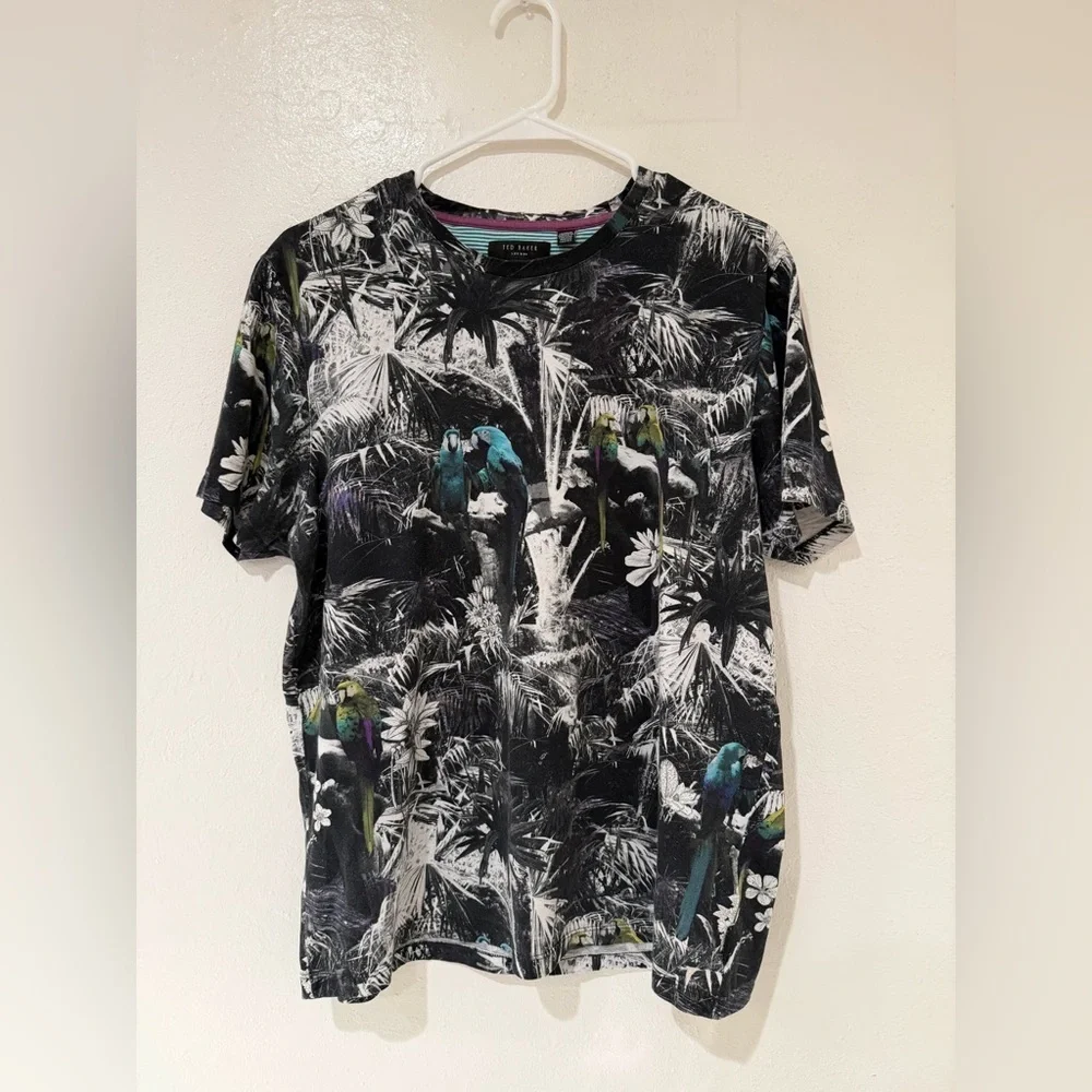 Ted Baker Men's Tropical Parrot Print 100% Cotton T-shirt size XL